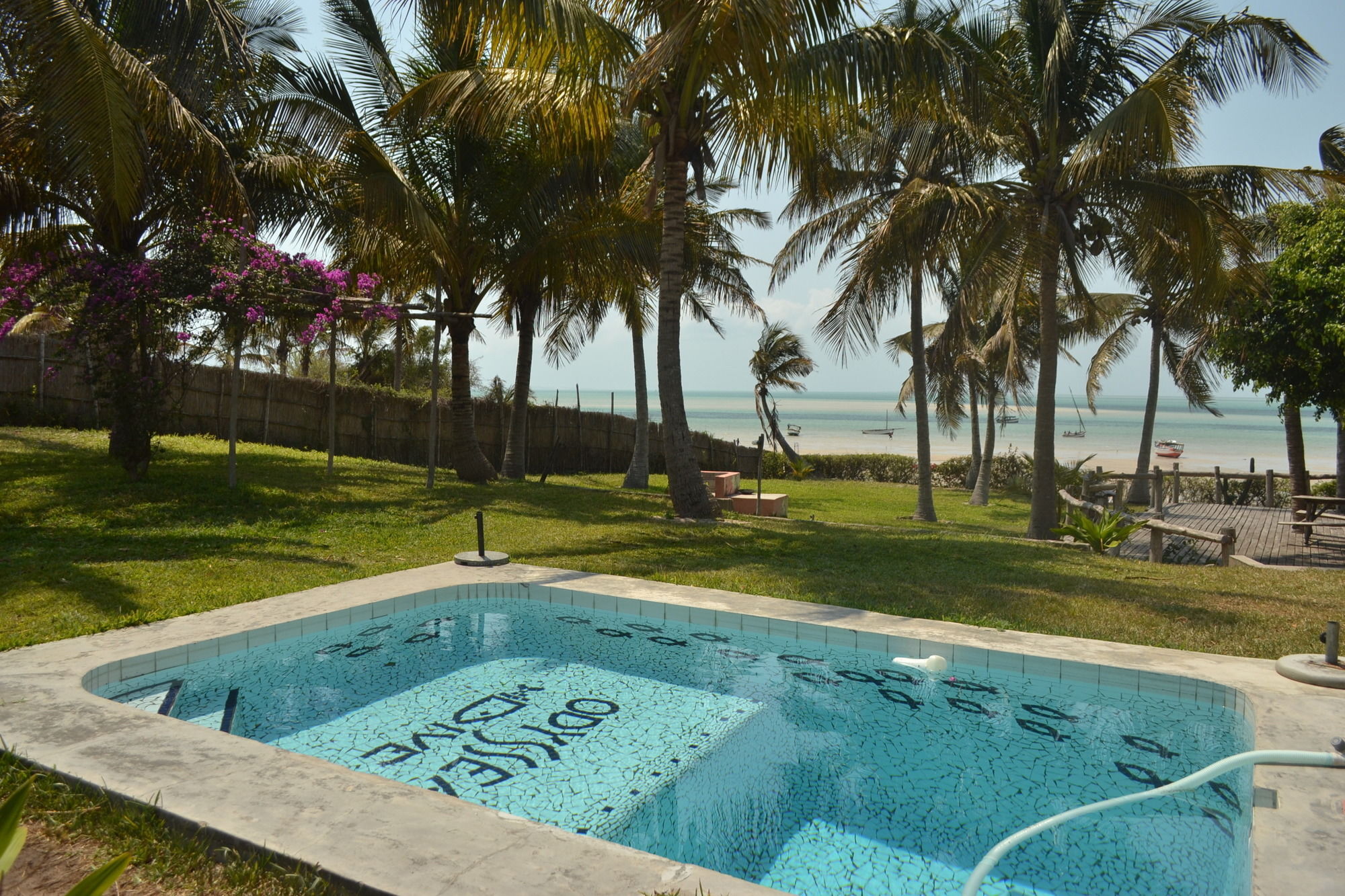 Baobab Beach Lodge And Backpackers Vilanculos Esterno foto